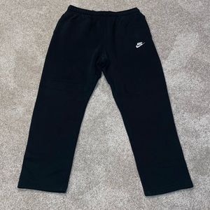 Men's Nike Sportswear Club Fleece Pants. Size XL. Color-black.